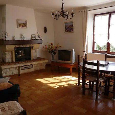 Spacious On Two Levels * Cabrieres-d'Avignon