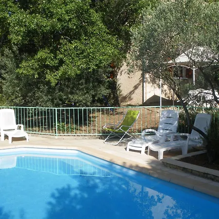 Spacious On Two Levels Cabrieres-d'Avignon